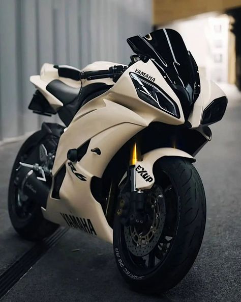 Motorcycles & More on X: "Yamaha R6 https://t.co/5TzZzHvTCZ" / X R6 Yamaha, Heavy Bike, Heavy Bikes, Ducati Motorbike, Motocross Love, White Motorcycle, Image Moto, Custom Sport Bikes, Yamaha Bikes