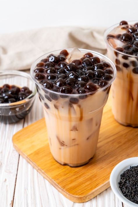 Essen, Shake Pictures, Milk Tea Photography, Boba Brown Sugar, Bubble Photo, Boba Tea Recipe, Milk Tea Recipes, Bubble Tea Boba, Bebidas Do Starbucks