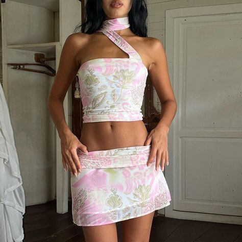 Pink Floral Matching Set https://pinklimes.co.uk/products/pink-floral-matching-set-1 PinkLimes #streetwear #y2k #y2kfashion #y2kaesthetic #slay #kawaii #offensiveslogan #babytee #croptop #indiegirl #trendingfashion #2000s #naughties #90s #streetweardaily Skirtall Outfit, Floral Print Short Dress, Outfits Skirt, Spring Skirt, Skirt Styles, Dirndl Outfit, Dress Skirts, Skirts Outfits, Floral Skirts