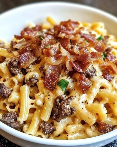 Bacon Cheeseburger Pasta, Quiche Muffins, Cheeseburger Pasta, Anna Olson, Pasta Recipes Alfredo, Pasta Ingredients, Cheesy Pasta, Cheesy Sauce, Bacon Cheeseburger