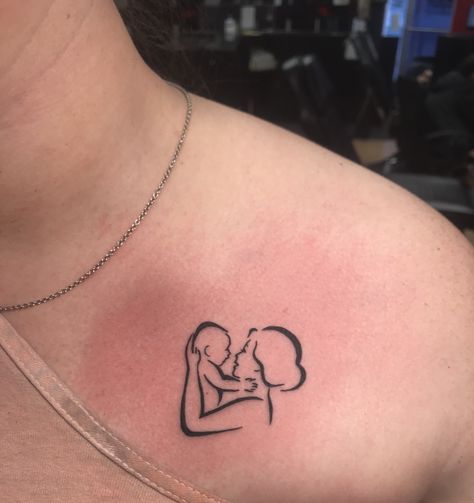 Mom and baby tattoo Husband Tattoo For Wife, Baby Boy Tattoo, Boy Tattoo Ideas, Newborn Tattoo, Mom Baby Tattoo, Mother And Baby Tattoo, Tattoos For Baby Boy, Small Wave Tattoo, Mum Tattoo