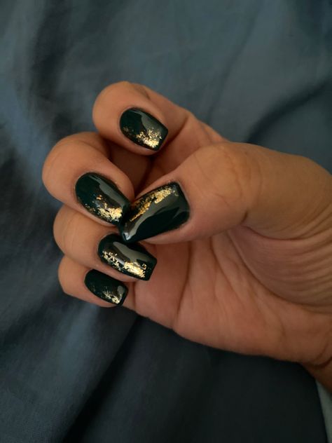 Emerald Green Nails With Gold Flakes, Dark Green Nails With Gold Flakes, Green Nails With Gold Flakes, Dark Green And Gold Nails, Dark Green Nails With Gold, Dark Emerald Green Nails, Nail Design For Christmas, Gold And Green Nails, Green And Gold Nail Designs