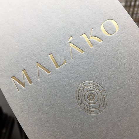 Colorplan Papers, Typographie Logo, Colorplan Paper, Logo Portfolio, Thick Business Cards, Foil Business Cards, Logo Minimalista, Gold Foil Logo, 타이포그래피 포스터 디자인