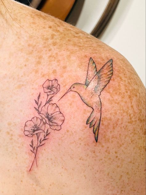 Hummingbird hovering over three poppy blooms and greenery Tattoo Ideas Hummingbird, Hummingbird Tattoo Design, Hummingbird Tattoo Ideas, Poppy Tattoo, July Birth Flower, Poppies Tattoo, Birth Flower Tattoos, Hummingbird Tattoo, Tattoo Design Ideas