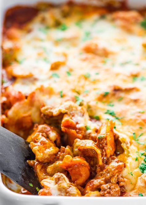 Cheesy Beef Tortellini Enchilada Casserole in a casserole dish Cheesy Beef Tortellini, Beef Tortellini, Beef Main Course, Hamburger Casseroles Recipes, Tortellini Bake, Cheesy Chicken Enchiladas, Jo Cooks, Tortellini Recipes, Hamburger Recipes