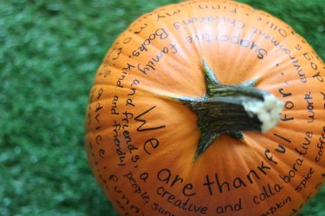 You Can Teach Your Kids About Gratitude with a Thankful Pumpkin. Here's How. Pumpkin Centers, Thankful Pumpkin, Fall Family Fun, Gratitude Activities, Themed Drinks, Thanksgiving Traditions, Pumpkin Centerpieces, Thanksgiving Fun, Thanksgiving Activities