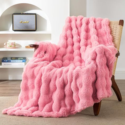 Amazon.com: EXQ Home Fleece Throw Blanket for Couch or Bed - 3D Imitation Turtle Shell Jacquard Decorative Blankets - Cozy Soft Lightweight Fuzzy Flannel Blanket Suitable for All Seasons(50"×60",Beige) : Home & Kitchen Blanket For Bed, Dream Apartment Decor, Fuzzy Blanket, Blanket Cozy, Bed Chair, Faux Fur Throw Blanket, Pink Blanket, Faux Fur Blanket, Fur Throw Blanket