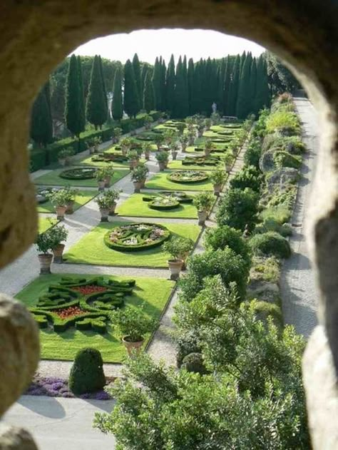 Vatican Gardens, Formal Garden Design, Rome Vatican, Vatican Rome, Italian Gardens, Gardens Of The World, Rome Tours, Formal Garden, Italian Garden