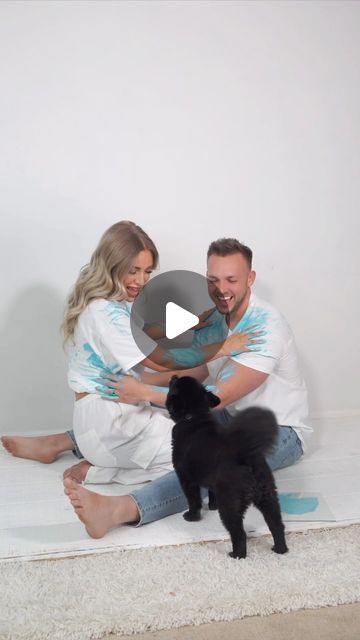 Erin Kay Bilyeu (Feldmeyer) // Pro Photographer & Creator on Instagram: "Dog crashes gender reveal 🐾 🩵

Special thanks again to @theheatherroundtree and her daughter Bella for helping with this moment, we couldn’t have done it without you 🩵

#genderreveal #creativegenderreveal gender reveal ideas, creative gender reveal, gender reveal, baby, pregnancy, baby due in 2024, baby boy, mommy to be, bonus mom" Gender Reveal Ideas Dog, Dog Gender Reveal Ideas, Gender Reveal Ideas With Dog, Gender Reveal Ideas Creative, Gender Reveal With Dog, Gender Reveal Photoshoot Ideas, Dog Gender Reveal, Creative Gender Reveals, Gender Reveal Unique