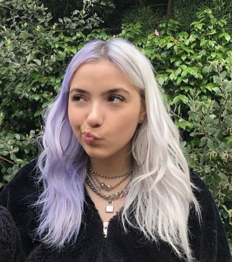 Split Dyed Hair Pastel, Pastel Split Dyed Hair, Split Purple Hair, Fun Hair Colors For Summer, Two Tone Split Hair Color Ideas, C4 Hair, Style Mullet, Aesthetic Hair Color, Lavender Shades