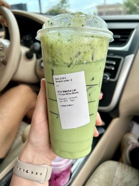 Matcha Latte Recipe Starbucks, Matcha Latte Starbucks, Matcha Drink Recipes, Starbucks Drink Menu, Sweet Matcha, Starbucks Latte, Starbucks Matcha, Starbucks Secret Menu Recipes, Cold Starbucks Drinks