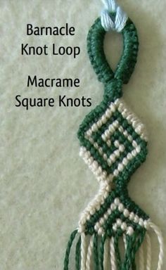 Definitely going to try this! the instructions are here http://friendship-bracelets.net/tutorial.php?id=3282 Macrame Square Knot, Tutorial Macramé, String Crafts, Bracelet Fil, Friendship Bracelets Tutorial, Friendship Bracelets Designs, Pola Gelang, Pola Kristik, Bracelet Friendship