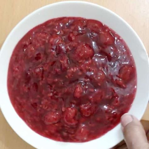 Fresh Raspberry Pie Filling Recipes, Homemade Raspberry Pie Filling, Raspberry Pie Filling Recipes, Raspberry Filling Recipe, Custard Cake Filling, Fruit Filling Recipe, Raspberry Ice Cream Recipe, Raspberry Danish, Filling For Cakes