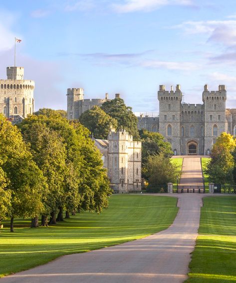 Five most expensive UK homes to decorate: Windsor Castle tops list Uk Castles, Paris Sightseeing, Elizabeth 2, Country Estates, London Summer, Castle Garden, Paris Tours, Palace Of Versailles, Royal Residence