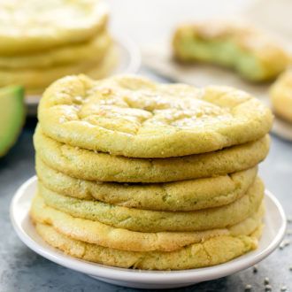 Avocado Cloud Bread. An avocado version of low carb cloud bread. These breads have texture like real bread but are made almost entirely of eggs and avocado. They are gluten free, low carb and keto friendly. Eggs And Avocado, Avocado Bread, Keto Friendly Bread, Bread Alternatives, Real Bread, Cloud Bread, Bread Serving, Mashed Avocado, Low Carb Bread