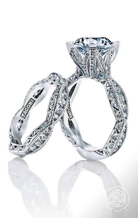 Perfection. These just might be the prettiest engagement rings ever. The Tacori RoyalT Collection. style no. HT2602RD95 + 2578B Prettiest Engagement Rings, Tacori Royalt, Pinterest Engagement, Pretty Engagement Rings, Tacori Engagement Rings, Platinum Diamond Engagement Rings, Rings Engagement, Halo Engagement Rings, Bling Rings