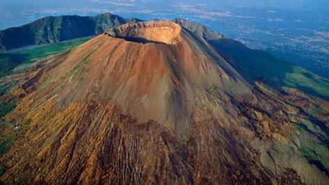 The eruption of Mount Vesuvius in AD 79 destroyed the Roman cities of Pompeii, Herculaneum, Oplontis and Stabiae, as well as several other settlements. Vesuvius has erupted many times since and is the only volcano on the European mainland to have erupted within the last hundred years. Today, it is regarded as one of the most dangerous volcanoes in the world because of the population of 3,000,000 people living near enough to be affected by an eruption, with 600,000 in the danger zone, making it t Mount Vesuvius, Pompeii And Herculaneum, Active Volcano, Naples Italy, Famous Landmarks, Pompeii, Umbria, Sorrento, Puglia