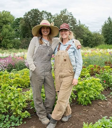 Summer Farm Outfit Women, Farm Work Clothes Women, Field Research Outfit, Japanese Gardener Outfit, Spring Farm Outfit, Farm Women Outfits, Vintage Farm Outfit, Farm Attire Women, Cute Farming Outfits