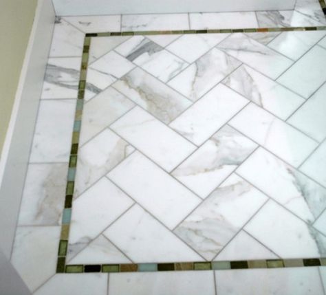 Bathroom Tile Herringbone, Herringbone Tile Pattern, Rustic Closet, Border Tiles, Tile Rug, Marble Flooring, Calacatta Marble, Herringbone Tile, Old Port