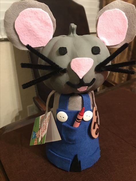 Give A Mouse A Cookie Pumpkin, If You Give A Mouse A Cookie Pumpkin, Book Theme Pumpkin Decorating, Storybook Pumpkin Ideas, Storybook Pumpkin, Book Character Pumpkins, Book Pumpkin, Story Book Pumpkin, Pumpkin Character