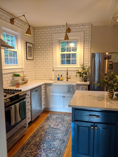 Kitchen Without Top Cabinets, Kitchen With No Cabinets, Historic Home Kitchen, No Upper Cabinets Kitchen, Kitchens With No Upper Cabinets, Kitchen With No Upper Cabinets, Kitchen Without Cabinets, Kitchen No Uppers, Kitchen Without Upper Cabinets