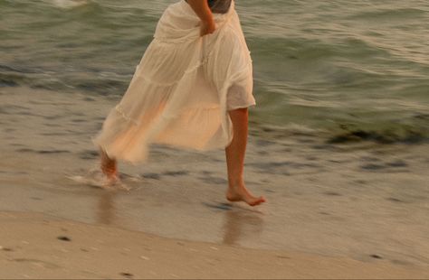 Beaches Film, Jeff Buckley, 사진 촬영 포즈, The Little Things In Life, Little Things In Life, Beach Shoot, Aesthetic Beach, Cinematic Photography, Beach Photoshoot