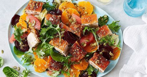 Pork belly, crispy crackling, green leaves and citrus flavours prove that salads can be enjoyed all year round. Chicken Fennel, Fast Healthy Lunches, Raw Fish, Crispy Pork Belly, Seasonal Salad, Crispy Pork, Breakfast Dinner, Fresh Fish, Dinner Salads