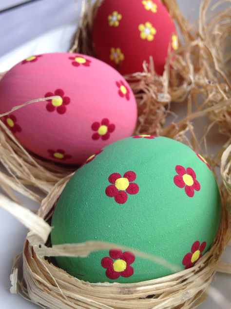 Simple Easter Egg Designs, Simple Easter Eggs, Big Easter Eggs, Creative Easter Eggs, Easter Paintings, Easter Egg Art, Výtvarné Reference, Easter Egg Dye, Easter Egg Designs