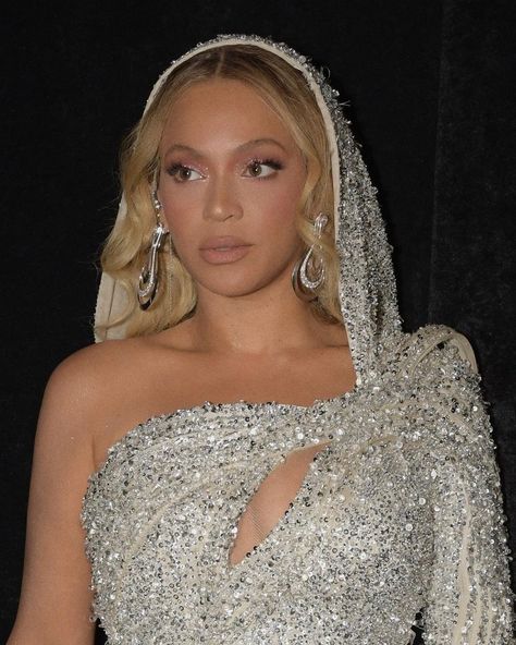 Beyonce Coachella, Beyonce Instagram, Beyonce Photos, Queen Bee Beyonce, Classic Wedding Hair, Beyonce Outfits, Beyonce Style, Nyc Aesthetic, Beyoncé Giselle Knowles-carter