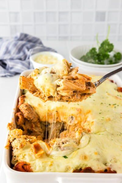 Cheesy Baked Chicken Rigatoni Pasta One Pot Sausage And Rice, Beef Burrito Bowl, Chicken Rigatoni, Cheesy Baked Chicken, Rigatoni Recipes, Baked Rigatoni, Burrito Bowls Recipe, Pumpkin Spice Donut, Pork Soup