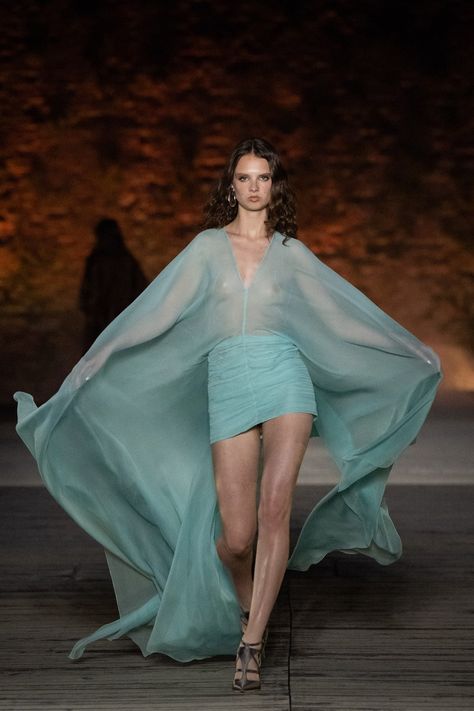 Resort 2024 Collection, Runway Inspiration, Cruise Fashion, Summer Runway, Resort 2024, Alberta Ferretti, 2024 Fashion, Runway Collection, Fashion Show Collection