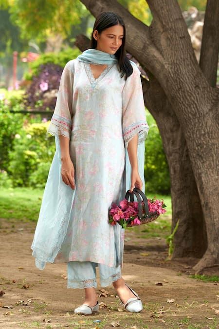 Kurta With Trousers Women, Kurti Sets For Women Cotton, Cotton Kurta Set Designs Women, Printed Kurta Designs Women, Suit Designs Indian Style Neck, Suit Designs Indian Style Latest, Cotton Suits Indian Casual, Suit Neck Designs Indian, Aline Kurti Design