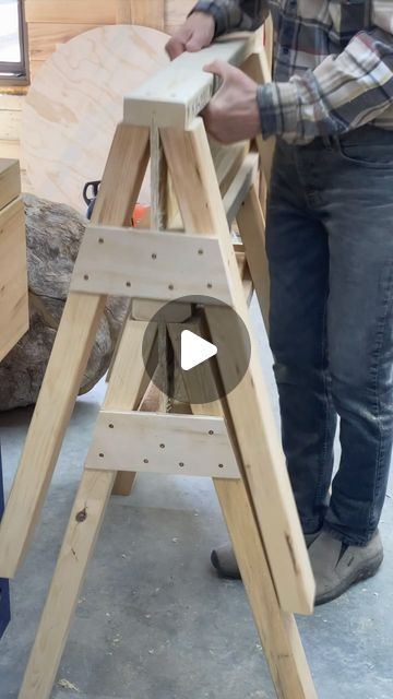 Sawhorses Diy How To Build, Diy Roping Dummy, Saw Horse Plans, Diy Saw Horse, Saw Horse Diy, Saw Horses, Old Wooden Ladders, Roping Dummy, Saw Horse