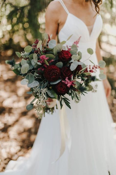 Green Bridal Bouquet, Marsala Flowers, Burgundy Wedding Flowers, Burgundy Wedding Colors, Bridal Bouquet Fall, Jackson Ms, Boho Styl, Burgundy Wedding Invitations, Boda Mexicana