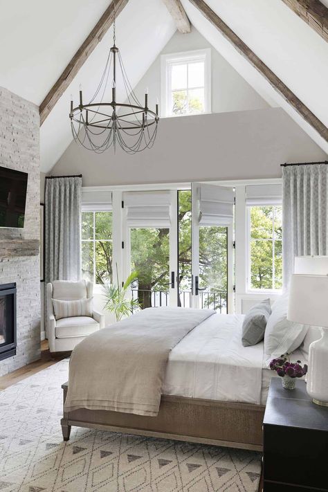 Warm and inviting home perched on a bluff overlooking Lake Minnetonka Pretty Bedrooms, Large Bench, Bedroom 2024, Lake Minnetonka, Design Room, Inviting Home, Master Bedrooms Decor, Guest Bedrooms, Beautiful Bedrooms