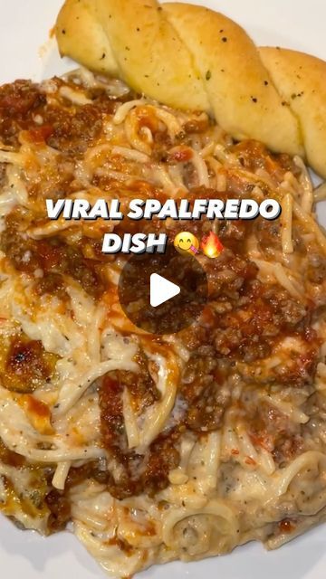 Spaghetti Bake With Alfredo Sauce, Raos Alfredo Recipes, Spaghetti Hacks, Spaghetti Recipes Videos, Tik Tok Spaghetti Alfredo, Alfredo Spaghetti Bake, Tik Tok Spaghetti, Spaghetti Alfredo, Alfredo Spaghetti