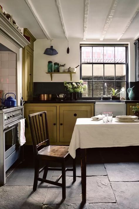 Georgian Farmhouse, Georgian Kitchen, Spitalfields Market, Devol Kitchens, French Country Kitchens, London Interior, English Kitchens, Best Kitchen Designs, Kitchen Design Trends