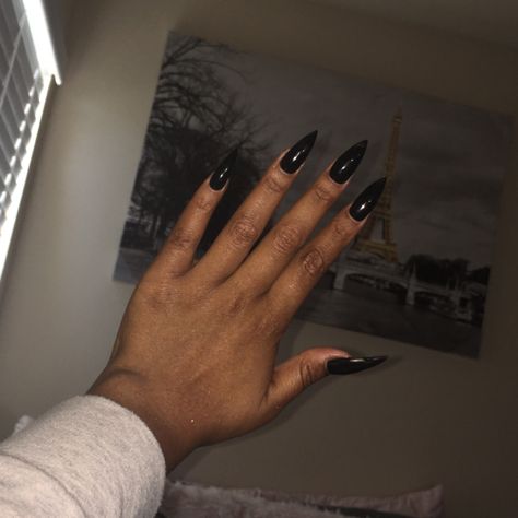 Black Stilettos Nails, Black Sharp Nails, Sharp Black Nails, Black Pointy Nails, Fall Stiletto Nails, Feminine Men Fashion, Feminine Men, Ballerina Acrylic Nails, Black Almond Nails