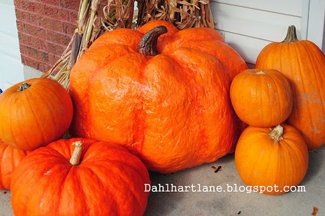 Several years ago, I found a tutorial on how to make giant-sized jack-o-lanterns on a website called, Stolloween . Since I was enchanted wi... Calabazas Halloween, Pumpkin Tutorial, Halloween Pumpkin Diy, Paper Mache Pumpkins, Paper Mache Projects, Halloween 23, Biggest Pumpkin, Fake Pumpkins, Giant Pumpkin