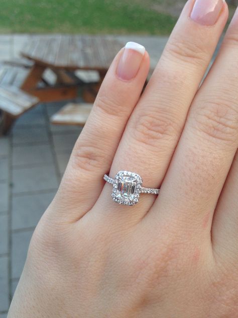 1 carat emerald cut with halo Emerald Cut With Halo, 1 5 Carat Engagement Ring, Halo Emerald Cut Engagement Ring, 5 Carat Engagement Ring, Wedding Rings Emerald, Classy Rings, Rings Emerald Cut, Rose Gold Engagement Ring Set, Diamond Carat Size