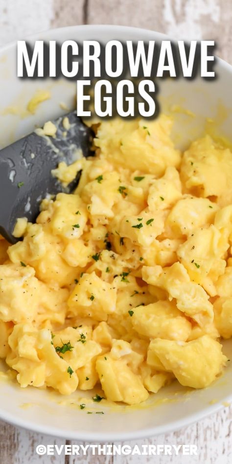 Microwave Scrambled Eggs in a bowl with writing Cook Egg In Microwave, Microwave Scrambled Eggs, Microwave Cooking Recipes, Breakfast For Busy Mornings, Easy Scrambled Eggs, Ways To Cook Eggs, Fluffy Scrambled Eggs, Easy Egg Recipes, Microwave Eggs