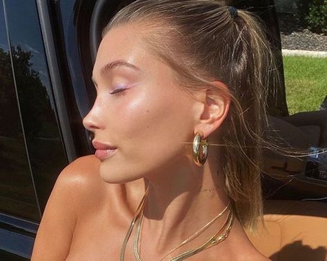 Haily Biber Skin, Hailey Bieber Nose, Hailey Bieber Lips, Hes A 10 But, Hailey Bieber Skin, Hailey Bieber Aesthetic, Hayley Bieber, Hailey Rhode Baldwin, Elegant Goth