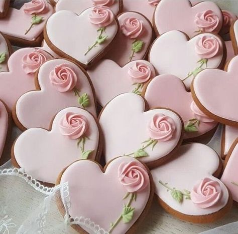 Heart Cookies Decorated, Wedding Cookies Decorated, Heart Sugar Cookies, Valentine Cookies Decorated, Heart Sugar Cookie, Flower Sugar Cookies, Bridal Cookies, Valentine Sugar Cookies, Rose Cookies