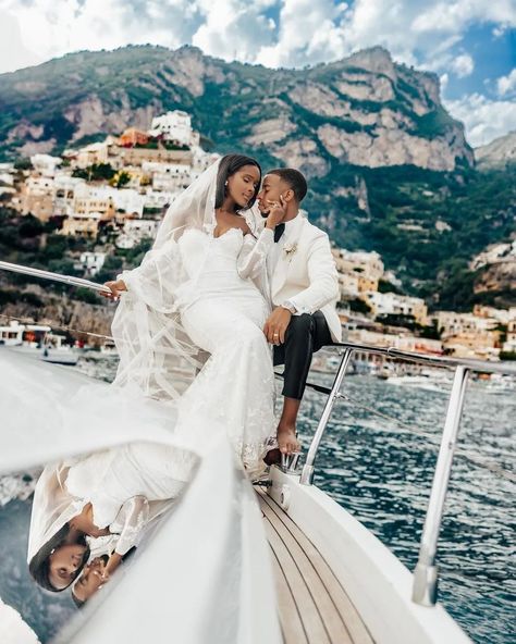 Beautifully captured. ✨️💍❤️. These two amazing souls had such a beautiful union in #Positano, #Italy 🇮🇹 #destinationweddings #Brides #melaninbeauty #weddings #destinationwedding #Groom #italywedding #italyweddings Couple: @g_ellahh @d.e.penn.ii Planner: @sophisticated_weddings_italy Venue: @villamagiapositano Photography: @jao__photography Videography: @dakadavid_ Violinist : @stellagifuni Wedding Celebrant : @carmela_italyweddingcelebrant Weddings Italy, Modern Engagement Photos, Positano Wedding, Wedding Celebrant, Candid Engagement Photos, Boat Wedding, Como Wedding, Destination Wedding Photos, Photography Couple