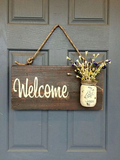 Home Decor Front Porch, Front Porch Welcome Sign, Rustic Country Home Decor, Wood Signs For Home, Rustic Country Home, Porch Welcome Sign, Rustic Wooden Sign, Porte Decorate, Front Door Signs