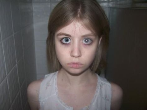 Umibe No Onnanoko, Uk Icon, Allison Harvard, Under Your Spell, Creepy Cute, Grunge Aesthetic, Girly Things, Pretty Woman, Face And Body