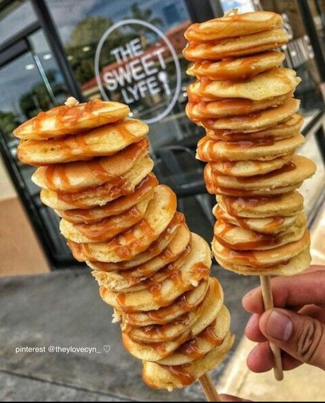 pinterest @theylovecyn_ ♡ Pancakes On A Stick, Munnar, Think Food, On A Stick, Kebabs, Food Goals, A Stick, Naan, Pretty Food