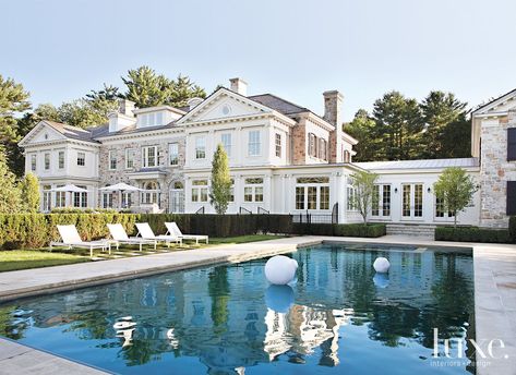 Cream Outdoor Sitting and Dining Areas | LuxeSource | Luxe Magazine - The Luxury Home Redefined Pool Hedge, Houses Architecture, Georgian Architecture, Greenwich Ct, Luxe Interiors, Hus Inspiration, Dream House Exterior, House Goals, Pool Area