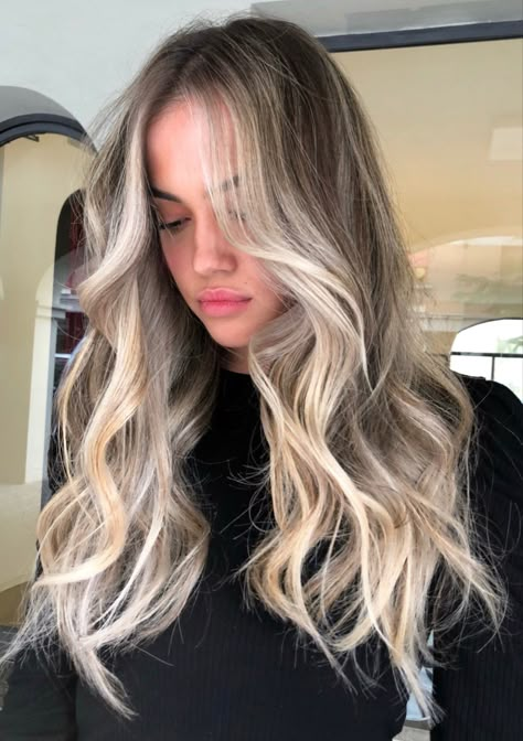 Blonde balayage wella illumina airtouch shatush schiariture cool balayage Full Balayage Blonde, Air Touch Hair Blond, Blonde Airtouch, Cool Balayage, Nordic Blonde, Full Balayage, Air Touch, Long Angled Bob, Wella Illumina