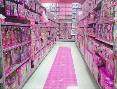 Toys r Us Barbie aisle Nostalgia 2000s, 2010s Nostalgia, Nostalgic Pictures, Nostalgia Aesthetic, Nostalgia Core, Childhood Memories 2000, 2000s Nostalgia, Dreamcore Weirdcore, 90s Childhood